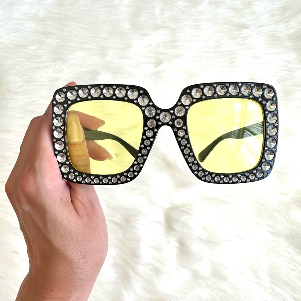 GLAM OVERSIZED SUNGLASSES